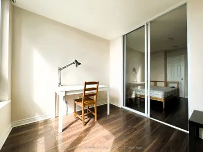 18 Parkview Avenue 2310rm1, Toronto C14, On M2n 7h7