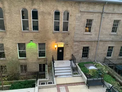 105 George Street 208, Toronto C08, On M5a 2n4