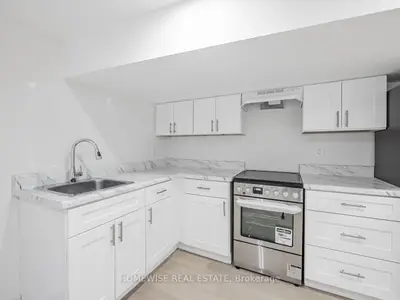 21 Raeburn Avenue Bsmt, Toronto C07, On M3h 1g6