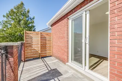 387 Oakwood Avenue E Upper, Toronto C03, On M6e 2w1