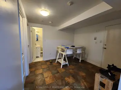 34 Ross Street L1, Toronto C01, On M5t 1z9