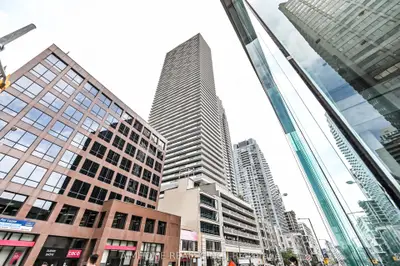 2221 Yonge Street 2805, Toronto C10, On M4s 2b4