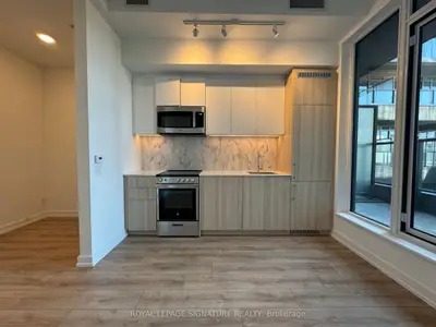 500 Dupont Street 323, Toronto C02, On M6g 0b8