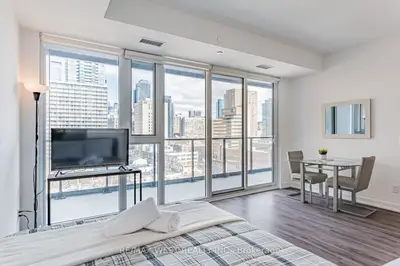 20 Edward Street 901, Toronto C01, On M5g 1c9