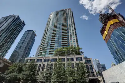 18 Yonge Street 1512, Toronto C01, On M5e 1z8