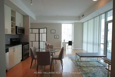 112 George Street S602, Toronto C08, On M5a 4p8