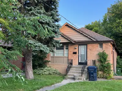 21 Charleswood Drive, Toronto C06, On M3h 1x3