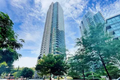 219 Fort York Boulevard 422, Toronto C01, On M5v 1b1