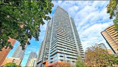 50 Wellesley Street E 3211, Toronto C08, On M4y 0c8