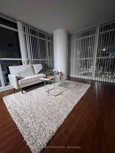 25 Capreol Court 1607, Toronto C01, On M5v 3z7