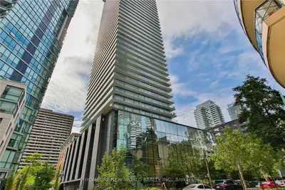 33 Charles Street E 703, Toronto C08, On M4y 1r9