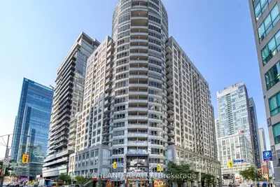 20 Blue Jays Way 1911, Toronto C01, On M5v 3w6