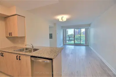 31 Bales Avenue 811, Toronto C14, On M2n 7l6