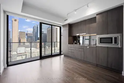 215 Queen Street W 1610, Toronto C01, On M5v 0p5