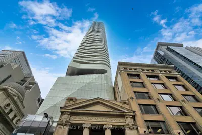 197 Yonge Street 4910, Toronto C08, On M5b 1m4