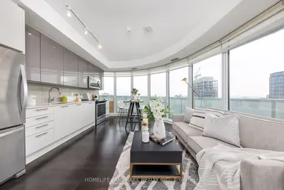 Condo Apartment in Toronto