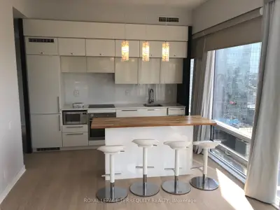 15 Grenville Street 3004, Toronto C01, On M4y 0b9