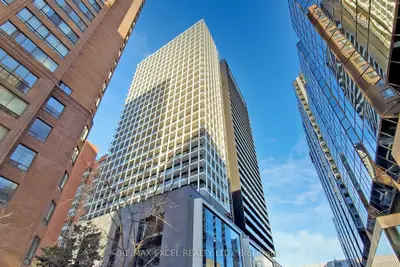 20 Edward Street 1420, Toronto C01, On M5g 1c9