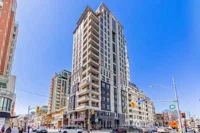 68 Yorkville Avenue 1002, Toronto C02, On M5r 3v7