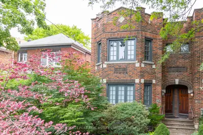 Duplex in Toronto