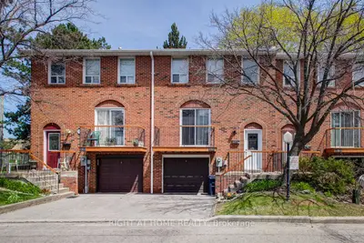 Condo Townhouse in Toronto