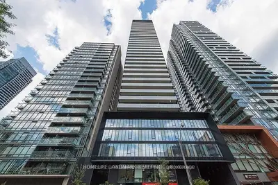 28 Wellesley Street E 407, Toronto C08, On M4y 1g3