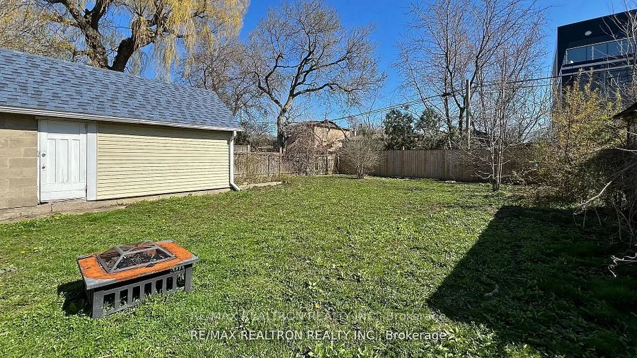 211 Harlandale Avenue Bsmt, Toronto C07, ON M2N 1P6