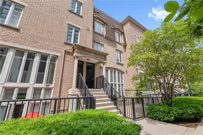 26 Western Battery Road 213, Toronto C01, On M6k 3n9