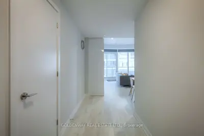 2221 Yonge Street 3005, Toronto C10, On M4s 2b4