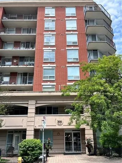 300 Balliol Street 812, Toronto C10, On M4s 3g6