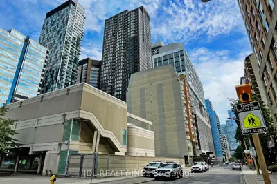 121 St. Patrick Street 1515, Toronto C01, On M5t 0b8
