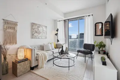 31 Tippett Road 1125, Toronto C06, On M3h 0c8