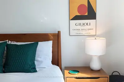 168 Simcoe Street 803, Toronto C01, On M5h 4c9