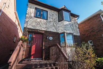 215 Fairlawn Avenue, Toronto C04, On M5m 1s9