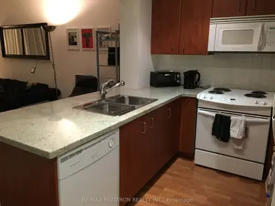85 Bloor Street E 1013, Toronto C08, On M4w 3y1