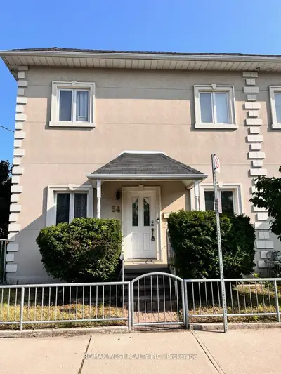 54 Wyndham Street Main, Toronto C01, On M6k 1r7