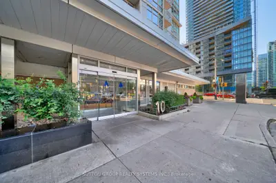 10 Navy Wharf Court 805, Toronto C01, On M5v 3v2