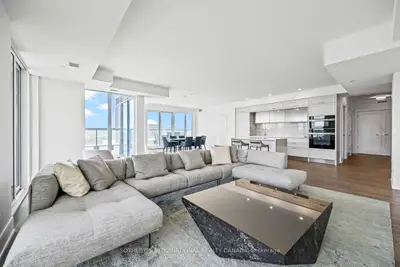 30 Inn On The Park Drive 1109, Toronto C13, On M3c 0p7
