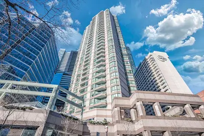 38 Elm Street 3302, Toronto C01, On M5g 2k5