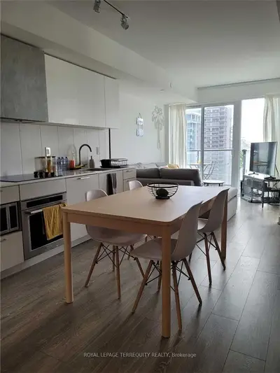 19 Western Battery Road 1709, Toronto C01, On M6k 0e3
