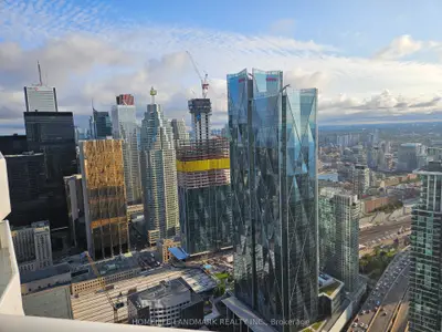 88 Harbour Street 6405, Toronto C01, On M5j 1b7