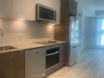 60 Princess Street 933 Se, Toronto C08, On M5a 2c7