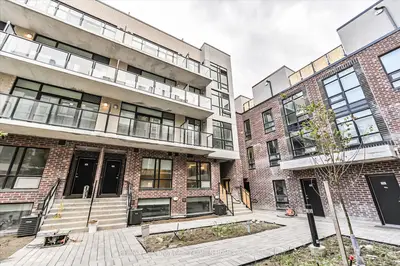 Condo Townhouse in Toronto