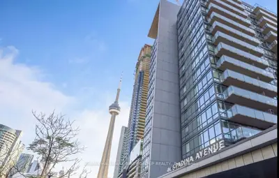 4k Spadina Avenue 301, Toronto C01, On M5v 3y9