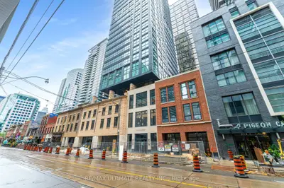 327 King Street W 3702, Toronto C01, On M5v 0w7