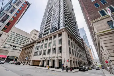 70 Temperance Street 2205, Toronto C01, On M5h 0b1