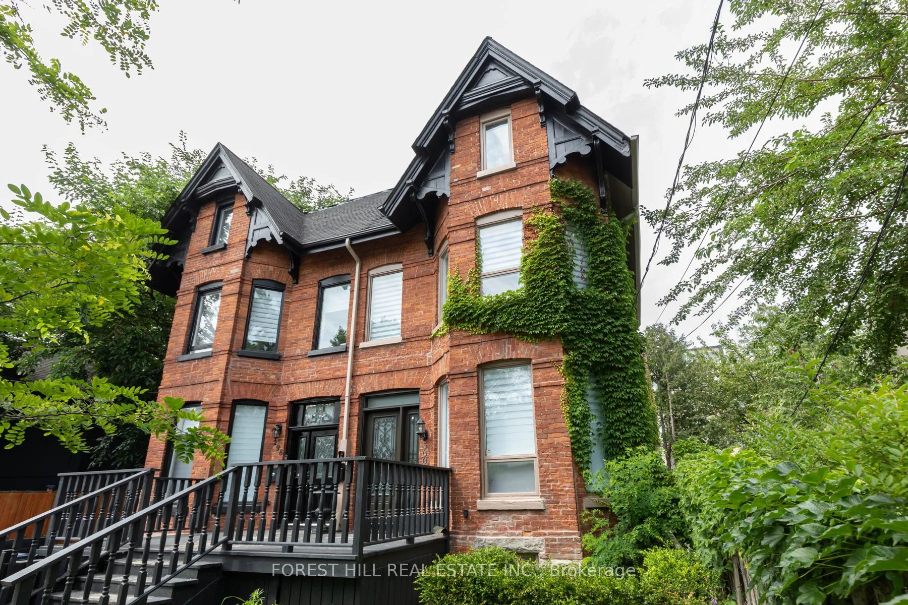 Duplex in Toronto