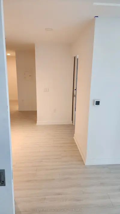234 Simcoe Street 724, Toronto C01, On M5t 1t4