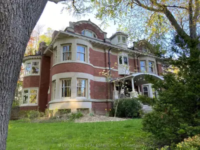 114 Glen Road 3rd Flr, Toronto C09, On M4w 2v9
