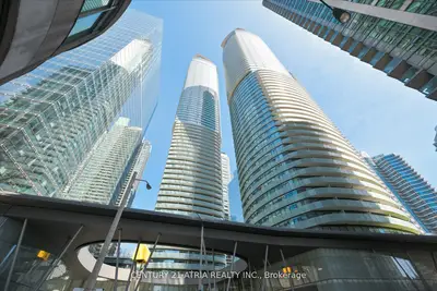 12 York Street 1702, Toronto C01, On M5j 0a9
